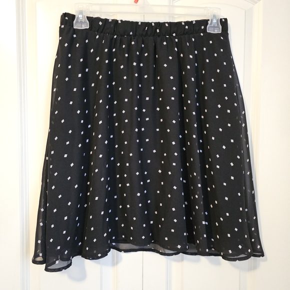 Reitmans Dresses & Skirts - Reitmans Black Skirt White Diamond Pattern Lined Flowy Short Sz 16 PLUS